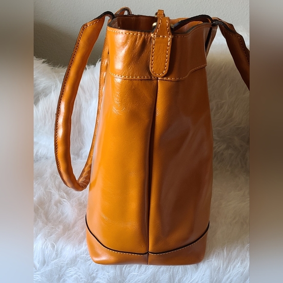 PATRICIA Nash Leather Mallory Multi Pocket Tote - Picture 4 of 4